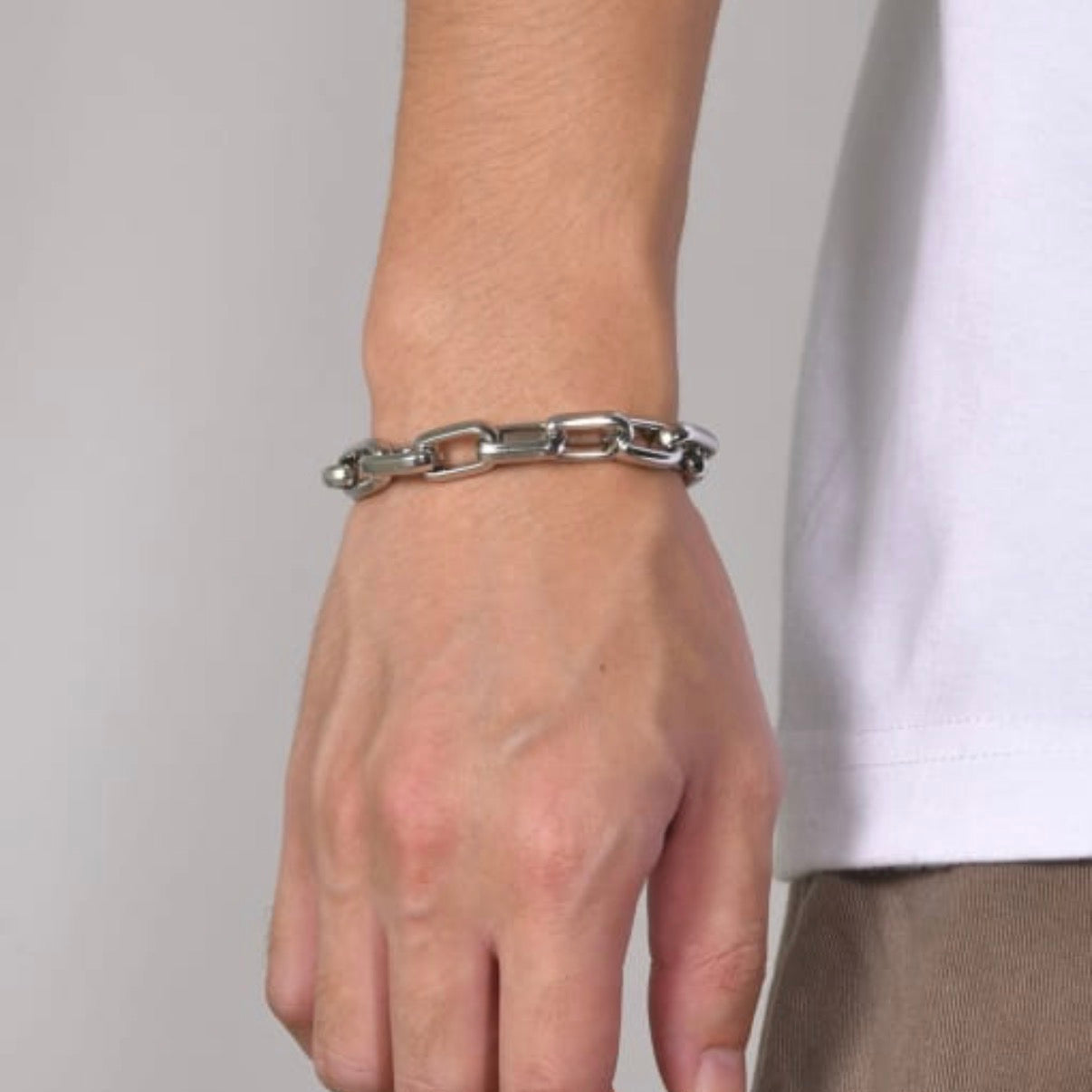 Mens Chunky link bracelet in black and silver