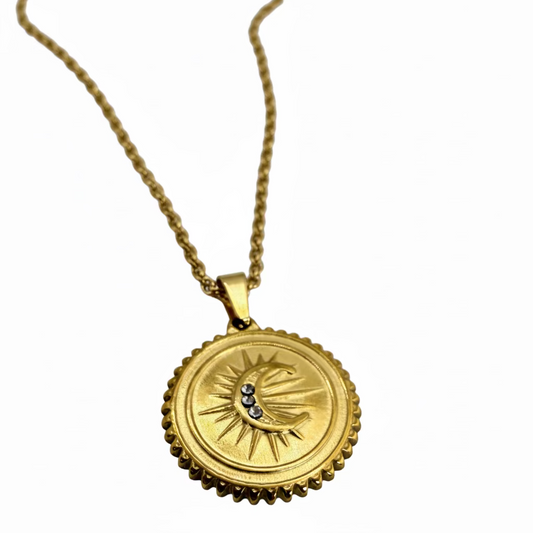 Luna Nova Pendant Necklace